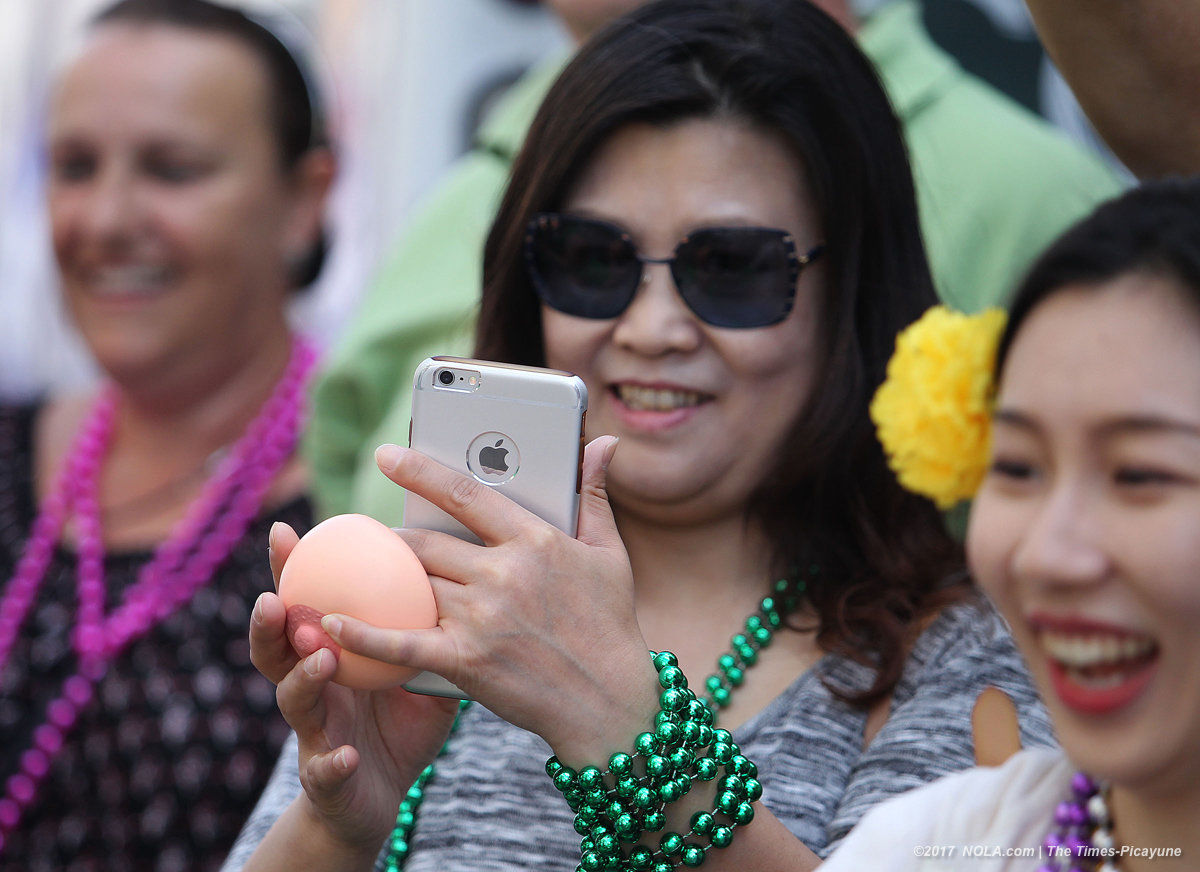 Walking krewes hit the French Quarter: See Mardi Gras photos